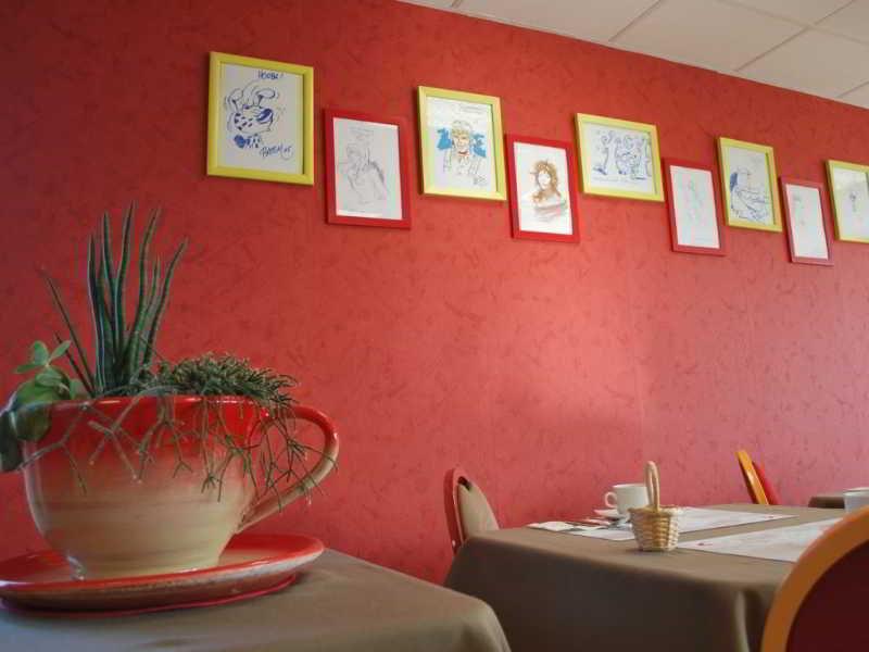 Hotel Tambourin 3*